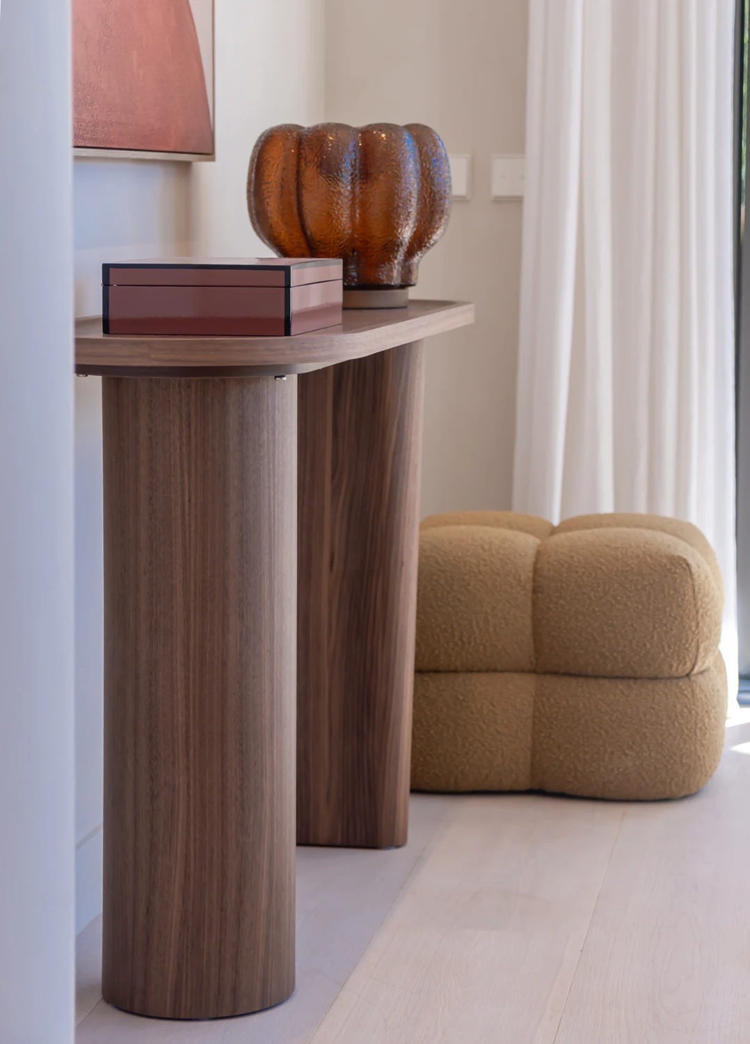 Curved furniture and textured accents